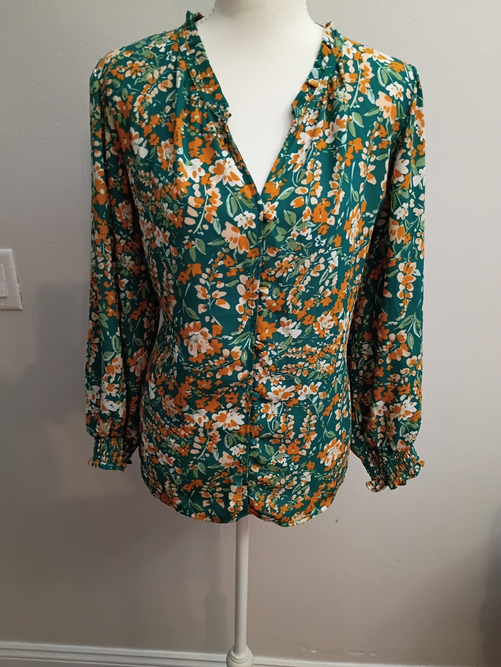 Green Floral V-Neck Long Sleeve Blouse - Orange & White Print